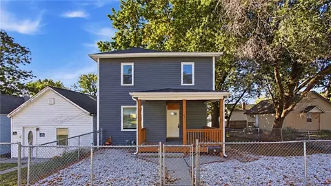 421 Osage St, Leavenworth, KS 66048