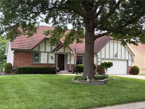 10500 E 57 Pl, Raytown, MO 64133