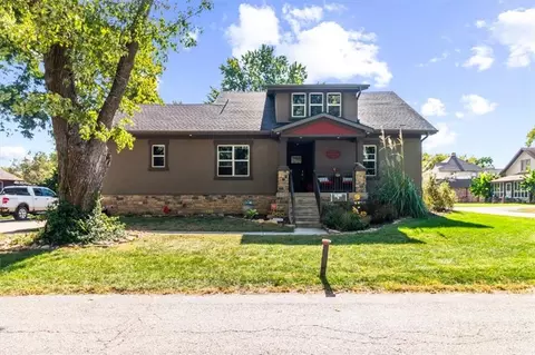 1608 Smith St, Blue Springs, MO 64015