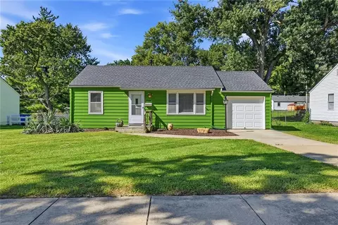 7728 Newton St, Overland Park, KS 66204