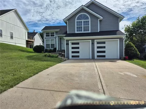 3809 Bernard Powell Dr, Kansas City, MO 64127