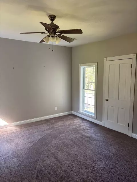 Bedroom - 1106 Parallel St, Atchison, KS 66002 photo 3 of 4