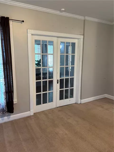 Entry Way - 1106 Parallel St, Atchison, KS 66002 photo 3 of 5