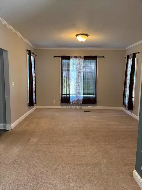 Living - 1106 Parallel St, Atchison, KS 66002 photo 1 of 3