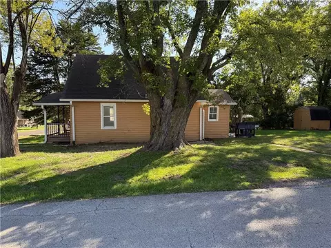 Exterior - 404 E 4th St, Lawson, MO 64062 photo 8 of 8