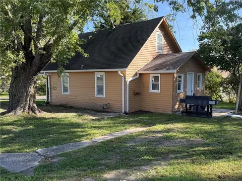Exterior - 404 E 4th St, Lawson, MO 64062 photo 7 of 8