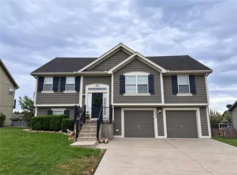 8935 NE 116th Pl, Kansas City, MO 64157