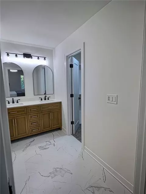 Bath - 8809 Widmer Rd, Lenexa, KS 66215 photo 5 of 9