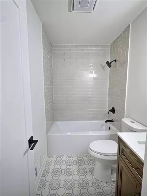 Bath - 8809 Widmer Rd, Lenexa, KS 66215 photo 8 of 9