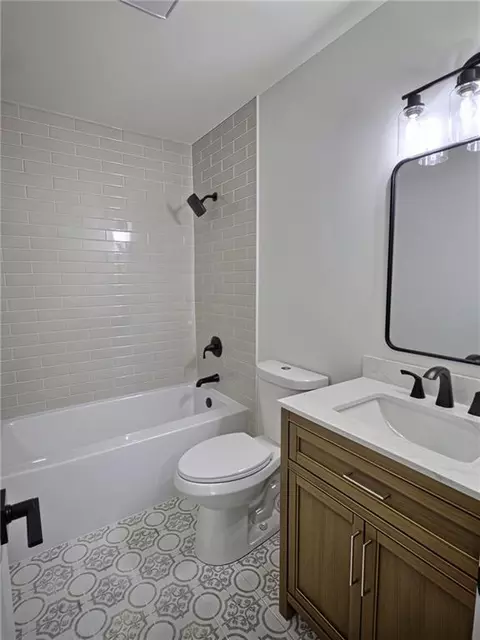 Bath - 8809 Widmer Rd, Lenexa, KS 66215 photo 9 of 9
