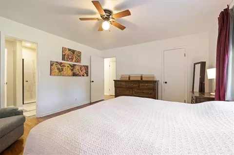 Bedroom - 1606 NE 68th Pl, Gladstone, MO 64118 photo 2 of 5