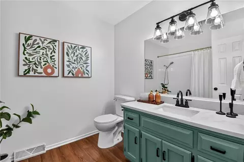 Bath - 7404 E 197th St, Belton, MO 64012 photo 3 of 7