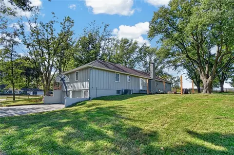 Exterior - 7404 E 197th St, Belton, MO 64012 photo 8 of 9