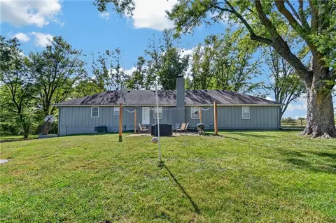 Exterior - 7404 E 197th St, Belton, MO 64012 photo 7 of 9