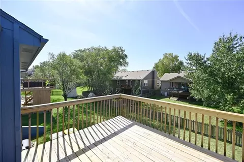 11304 N Nashua Dr, Kansas City, MO 64155