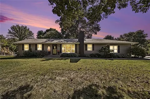 10035 W 55th St, Merriam, KS 66203