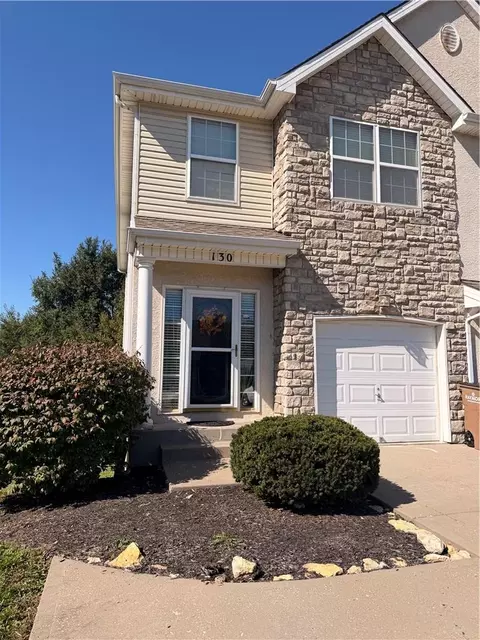 130 Mott Dr, Raymore, MO 64083