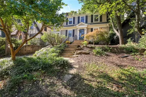 4900 Westwood Rd, Kansas City, MO 64112