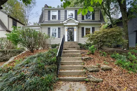 4900 Westwood Rd, Kansas City, MO 64112