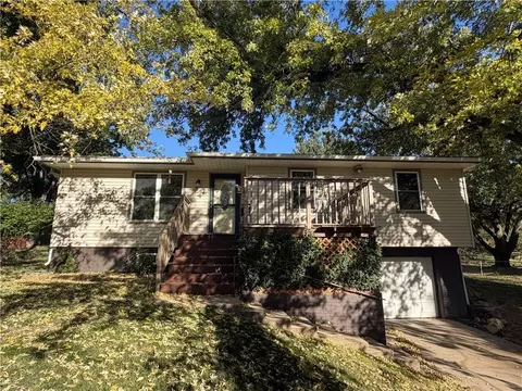 5605 S 14th St, Saint Joseph, MO 64504