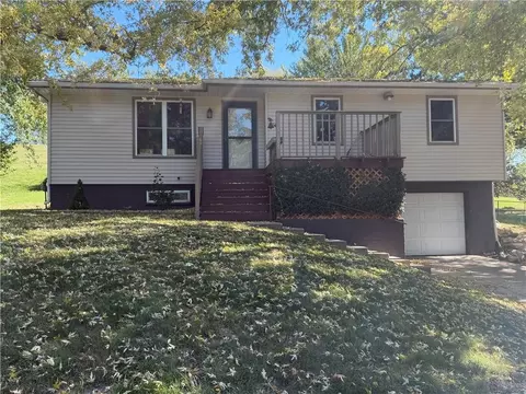 5605 S 14th St, Saint Joseph, MO 64504