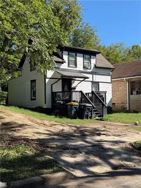 2529 Poplar Ave, Kansas City, MO 64127