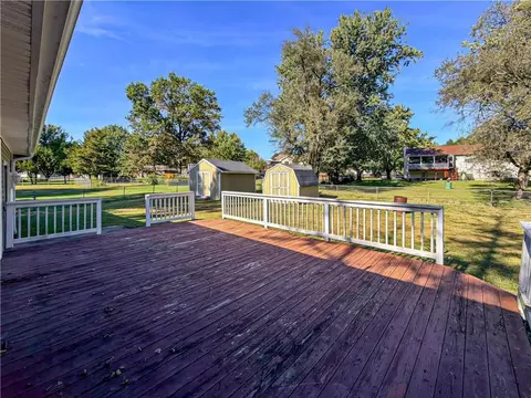 Exterior - 2806 Wesley Ct, Sedalia, MO 65301 photo 2 of 5