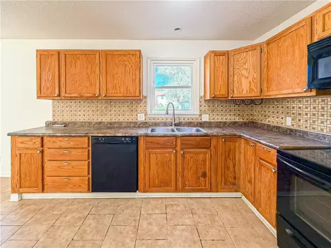 Kitchen - 2806 Wesley Ct, Sedalia, MO 65301 photo 2 of 2