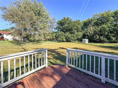 Exterior - 2806 Wesley Ct, Sedalia, MO 65301 photo 4 of 5