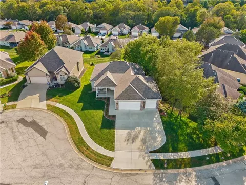View/Area - 1925 Carter Ct, Liberty, MO 64068 photo 4 of 7