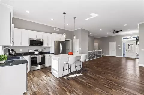 Kitchen - 1925 Carter Ct, Liberty, MO 64068 photo 2 of 3