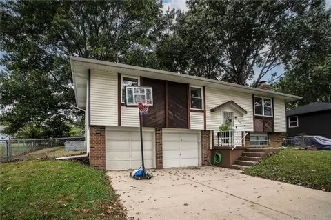 2509 SW 5th St, Blue Springs, MO 64014