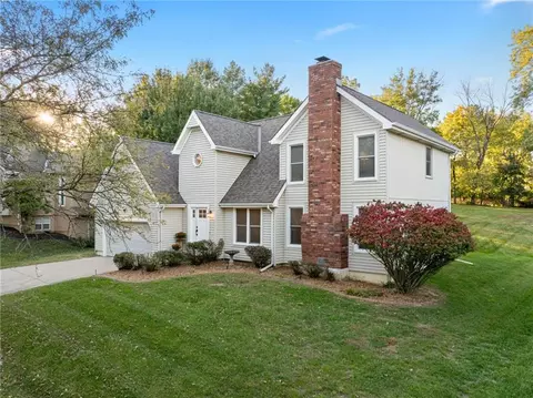 8304 Marston Ave, Kansas City, MO 64151