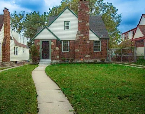 2305 E Meyer Blvd, Kansas City, MO 64132