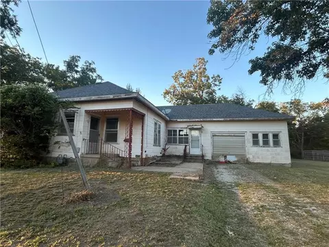 820 Tank Ave, Neodesha, KS 66757