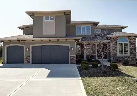 16445 Carter St, Overland Park, KS 66085
