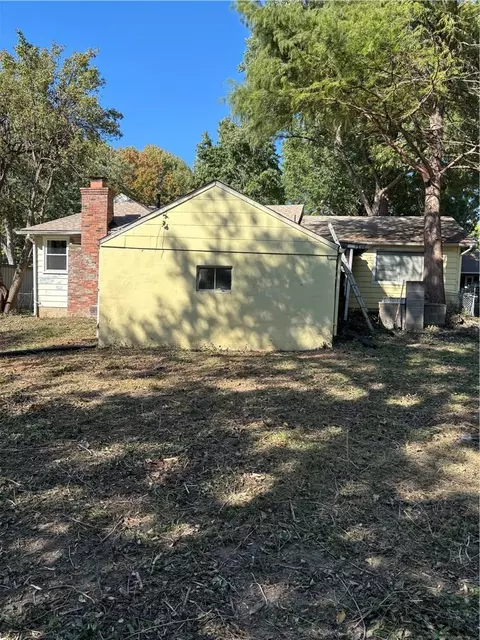 Exterior - 11231 E 14th St, Independence, MO 64052 photo 3 of 3