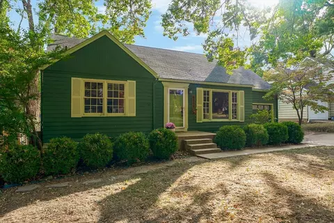 4117 W 53rd Ter, Roeland Park, KS 66205