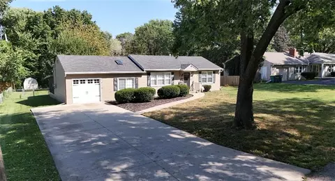 6419 Bluejacket St, Shawnee, KS 66203