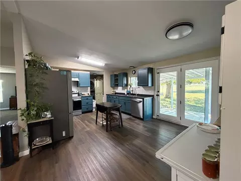 Kitchen - 19639 County Rd 60 Rd, Jasper, MO 64755 photo 2 of 8