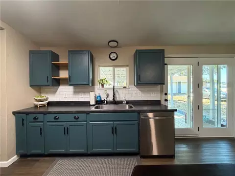 Kitchen - 19639 County Rd 60 Rd, Jasper, MO 64755 photo 6 of 8