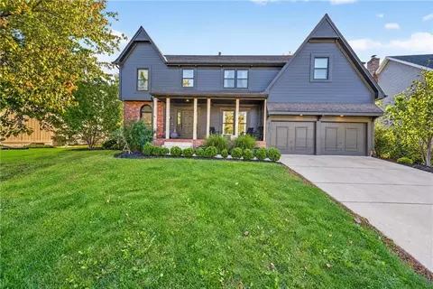 8205 W 153rd St, Overland Park, KS 66223