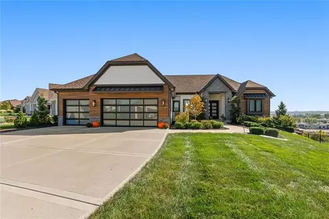 2351 NW Riverview Dr, Riverside, MO 64150 photo 2