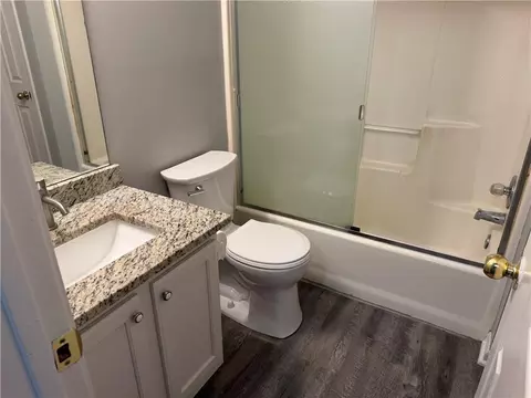 Bath - 1700 W Walnut St, Independence, MO 64050 photo 1 of 5