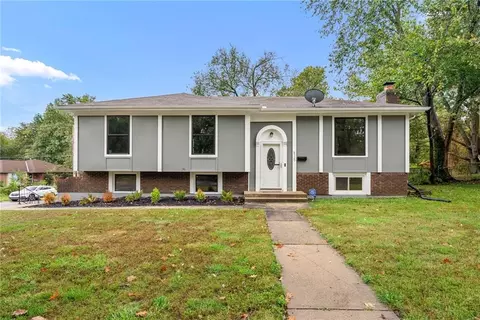 8929 E 90th Ter, Kansas City, MO 64138