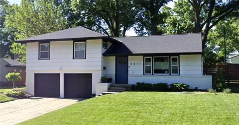 6411 W 77th St, Prairie Village, KS 66204