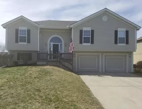 10924 N Marsh Ave, Kansas City, MO 64157