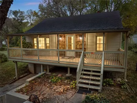 8648 E 27th St, Kansas City, MO 64129