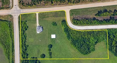 10641 Donahoo Rd, Kansas City, KS 66109