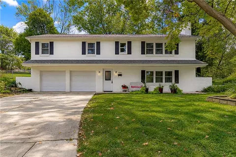6101 Englewood Ave, Raytown, MO 64133